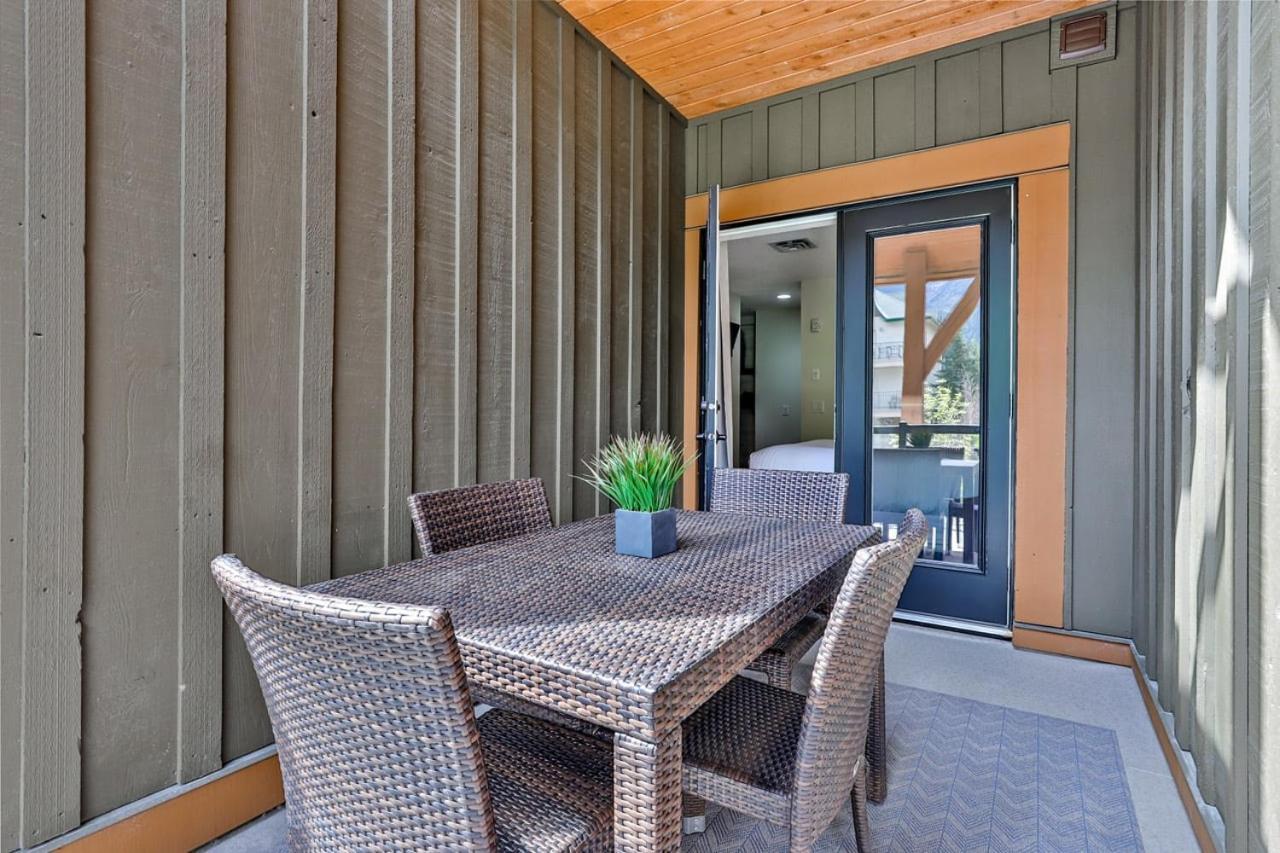 Classic Hideaway Elegant 2bd 2bth Apartment Canmore