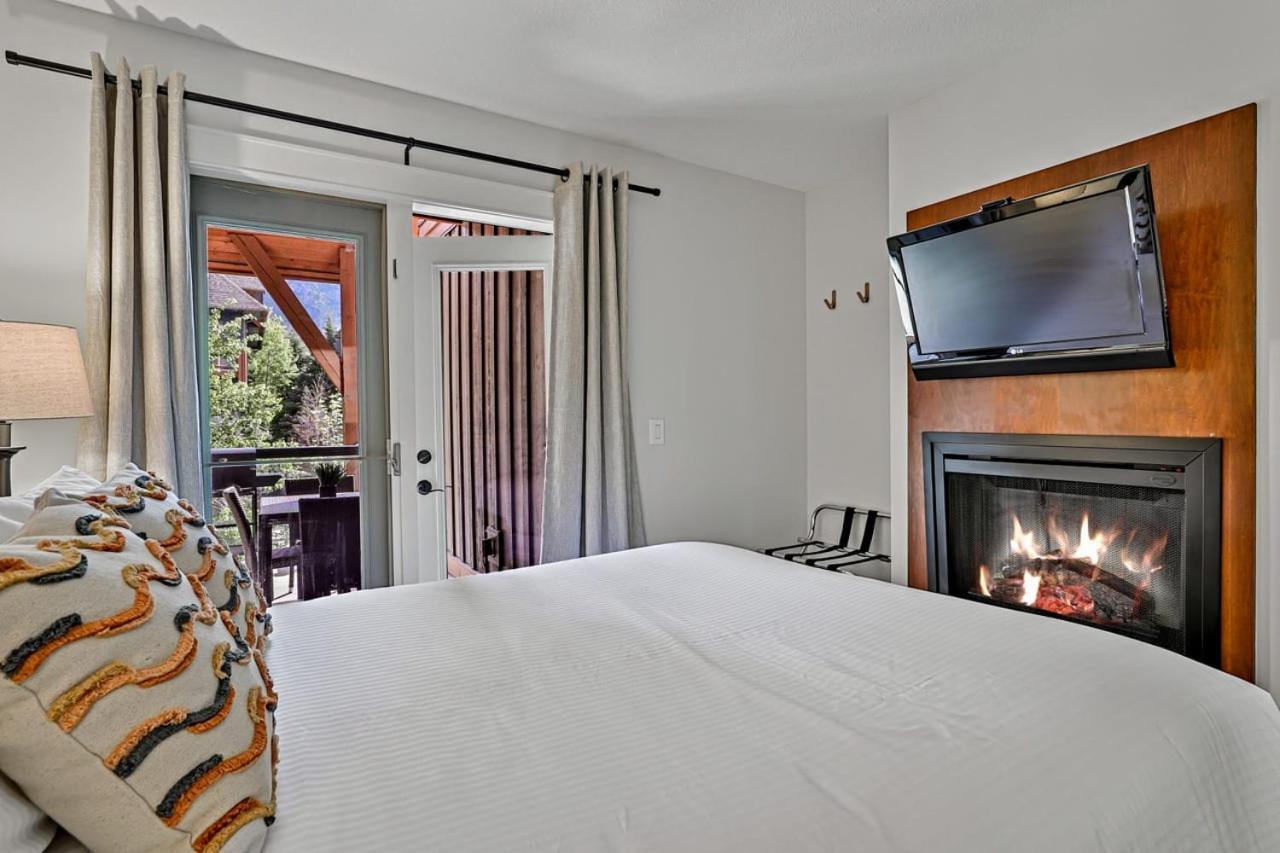 Classic Hideaway Elegant 2bd 2bth Apartment Canmore