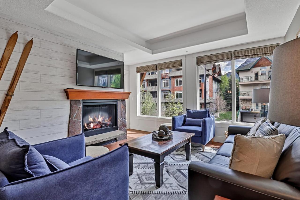 Classic Hideaway Elegant 2bd 2bth Canmore