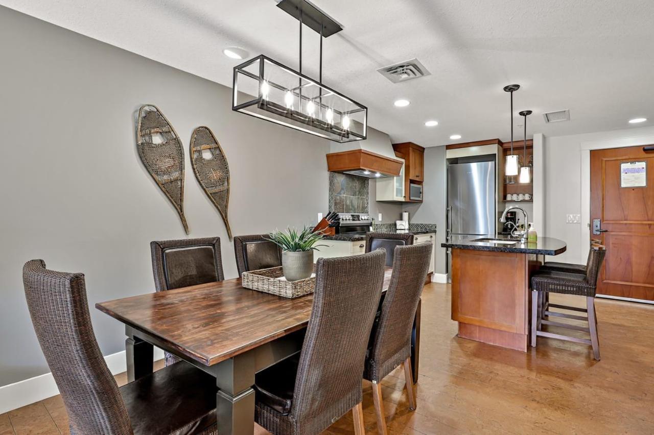 Classic Hideaway Elegant 2bd 2bth Canmore
